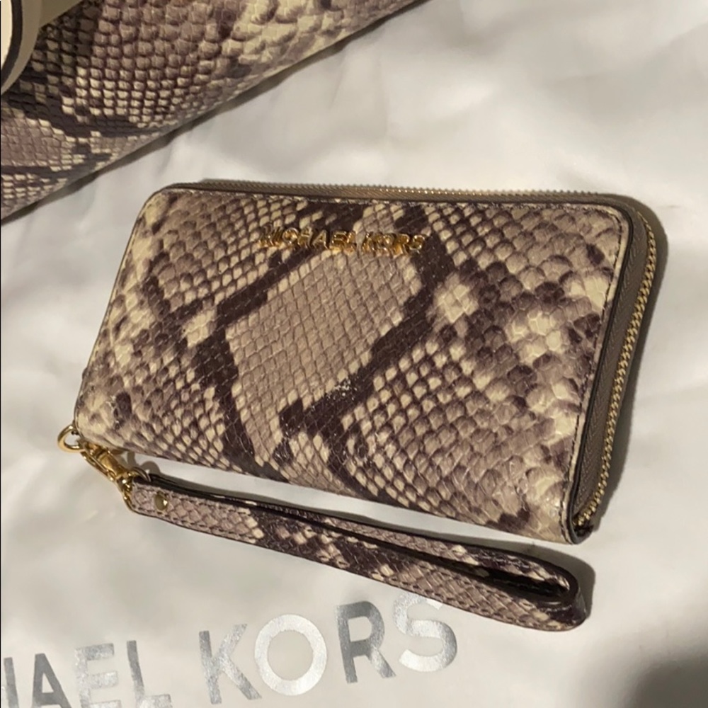 White and SNAKE PRINT MK handbag with wallet - Picture 2 of 3
